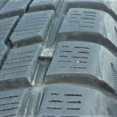 🔴山口市、冬タイヤ4本アルミ215/60R17、￥19800🔴スタッドレスバリ山🔴5穴114.3&100イン38🔴ヨコハマ🔴ナット付カバー無🔴2017年製↓