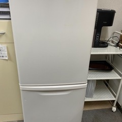 小さめの冷蔵庫です。