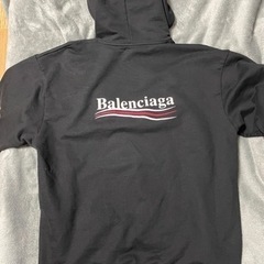 バレンシアガのパーカー！定価14万円以上！