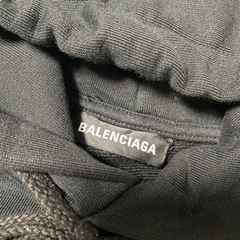 バレンシアガのパーカー！定価14万円以上！