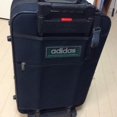 値下げ！おまけ付き　アディダス adidasの旅行用スーツケース 