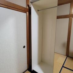 白　鏡付きの大型ワードローブ
