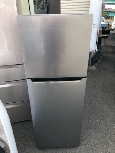 北九州市内配送無料　保証付き　2021年式　ハイセンス 冷蔵庫 幅55cm 227L シルバー HR-B2302 2ドア 右開き 大容量冷蔵室174L 自動霜取り スリム