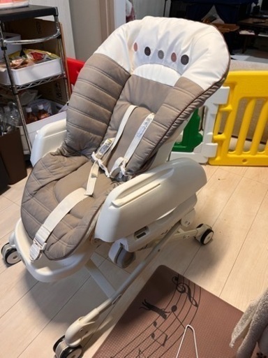 Combi  ネムリラ　オートスイング　エッグショック