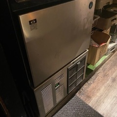 閉店に伴い出品　ホシザキ社の製氷機