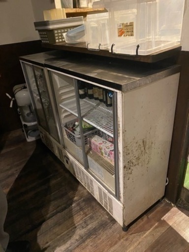 閉店に伴い出品　冷蔵棚　2台あります