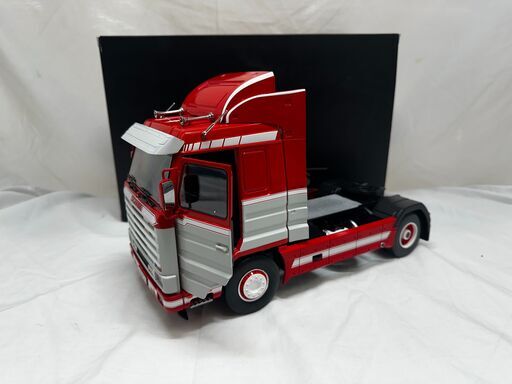 ☆ジモティー割引有り☆ROAD KINGS/Scania 143 Streamline 1992/red/white/1/18スケール/RK180101