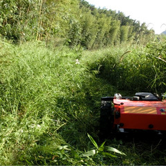 ☆草刈りします！☆新型のラジコン草刈り機で草刈りします。