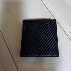 小さめサイズの財布です。