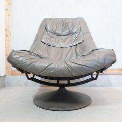 北欧ノルウェーのメーカーEKORNES(エコーネス)社の稀少なドルチェ ストレスレスチェアーです！！リビングはもちろんシアタールームなどにおススメの北欧デザインのオットマン付きのパーソナルチェアー♪DK440