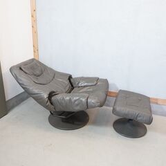 北欧ノルウェーのメーカーEKORNES(エコーネス)社の稀少なドルチェ ストレスレスチェアーです！！リビングはもちろんシアタールームなどにおススメの北欧デザインのオットマン付きのパーソナルチェアー♪DK440