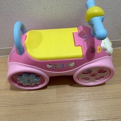 キティちゃん　室内乗用車　おもちゃ