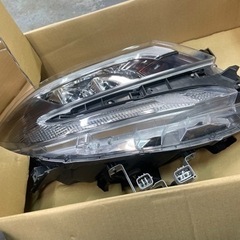 ZRR80ノア エスクァイア 純正 LED ヘッドライト ‼️