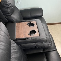 ニトリ　3人用電動本革テーブル付きリクライニングソファ(グラッゼ2 BK)