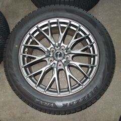 18インチスタッドレスタイヤ４本