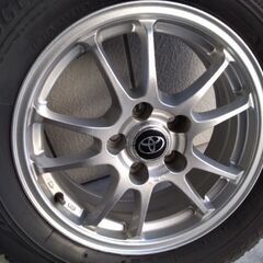 215/65r16ブリヂストン製ホイールとスタッドレスタイヤ20000円