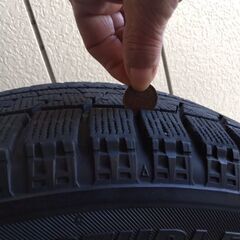 215/65r16ブリヂストン製ホイールとスタッドレスタイヤ20000円