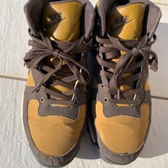 NIKE ACG/WINTER TREKKER MID