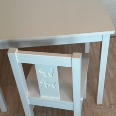 【ネット決済・配送可】IKEA 子供用(幼児/低学年)椅子机セット