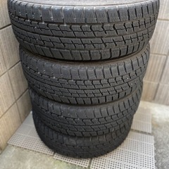 スタッドレスタイヤ　175/70R14