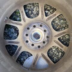 販売者決まりました！　ホイール付き　15インチスタッドレスタイヤ　2021年式　プリウス、ノア、ヴォクシーなどに