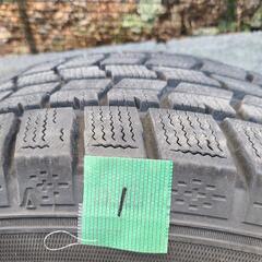 販売者決まりました！　ホイール付き　15インチスタッドレスタイヤ　2021年式　プリウス、ノア、ヴォクシーなどに