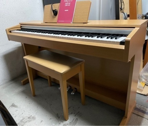 中古美品　ヤマハ 電子ピアノ アリウス ARIUS YDP-142C 2015年製 88鍵
