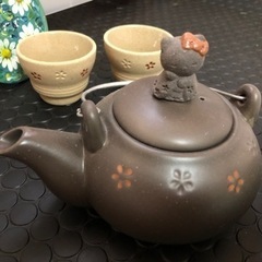 【ネット決済・配送可】ハローキティ茶瓶x湯呑み2