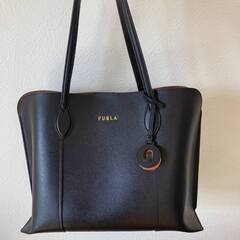 【美品】FURLA フルラ　皮革製　バック　鞄　黒　ブラッ...