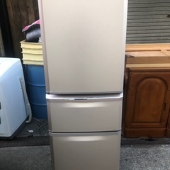 激安セール！ 2018年製 三菱冷凍冷蔵庫 335 L シャンパンピンク