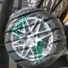 アルファード10後期 17インチスタッドレス グッドイヤー ICE NAVI6（225/55R17）+社外アルミ×4本+タイヤラック1台 多摩センター駅付近手渡し