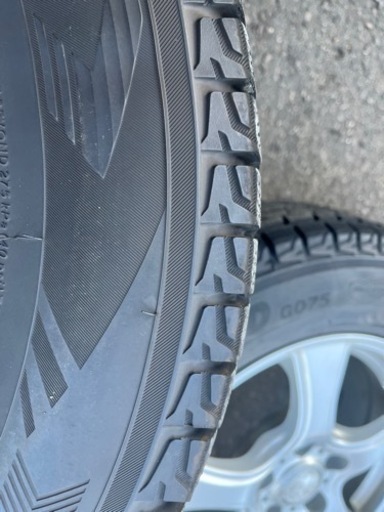 YOKOHAMAスタッドレスタイヤ、ホイールセット　215/70R16 G075