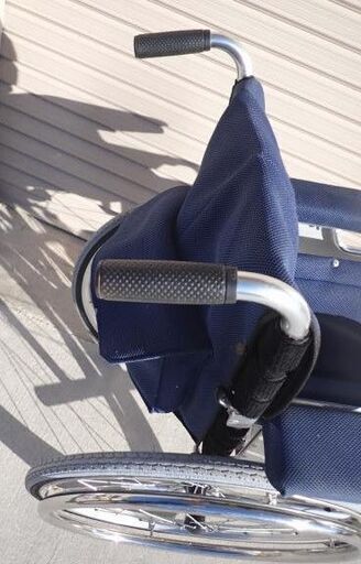 日本ウィールチェア　アルミ手折れ式　自走式車椅子　座面幅43㎝