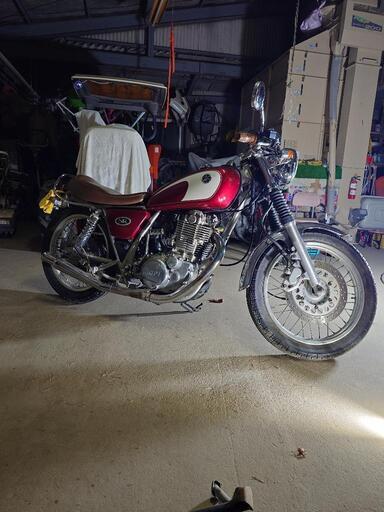YAMAHA　ヤマハ　SR400