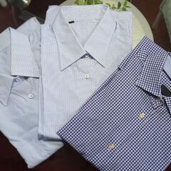 YシャツストライプとH&Mの濃ブルーのチェック柄3枚