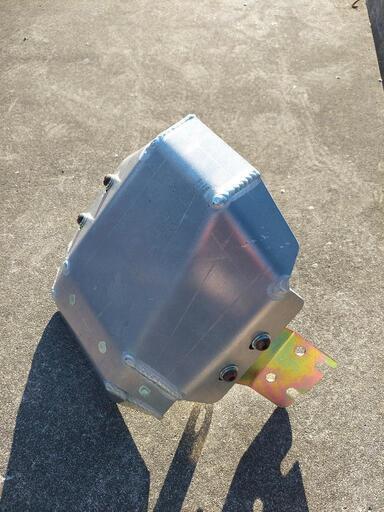 スズキジムニー　JA12.22JB32？　デフガード？　ミッションガード？　不明