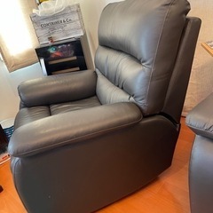 【最終値下げ】ニトリ　Nビリーバー２本革　電動リクライニングソファ　中古 ⭐️値下げ⭐️○ニトリ○電動リクライニング本革ソファー○1人掛け○