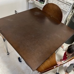 ダイニングテーブル　椅子2脚
