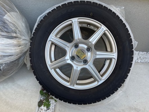 スタッドレスタイヤ　4本セット　175/65R14 82Q