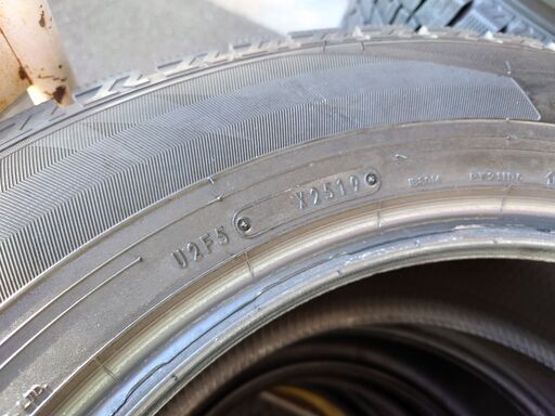 ダンロップ VW02 225/65R17 中古スタッドレスタイヤ 4本セット 工賃込み