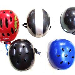 ヘルメット５個、スケボー、ポケバイ等　サイズ表記無し、少し小さ目
