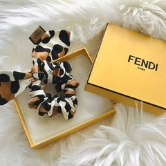 フェンディ FENDI のシルク製シュシュ／新品未使用〜自宅保管