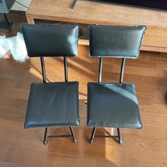 折りたたみ椅子　2セット