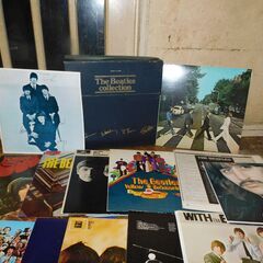 値下げ。格安中古ビンテージ　ＴＨＥBeatles・ビートルズレコード盤　全１３種・１４枚　１９８曲セット、（歌と演奏、プロフィール写真付き）　レコード盤。　東芝ＥＭＩ　Ｔｈｅ　Beatlesコレクション　ＥＡＳ－６６０１０－２３　１セット限定。