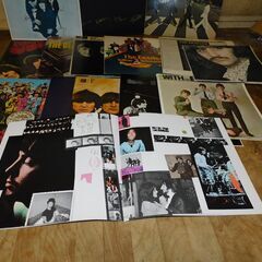 値下げ。格安中古ビンテージ　ＴＨＥBeatles・ビートルズレコード盤　全１３種・１４枚　１９８曲セット、（歌と演奏、プロフィール写真付き）　レコード盤。　東芝ＥＭＩ　Ｔｈｅ　Beatlesコレクション　ＥＡＳ－６６０１０－２３　１セット限定。