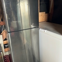 冷蔵庫　シャープ　SJ-D23D-S