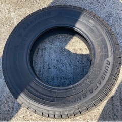 美品バリ山スタッドレス4本！22年製195/80R15CナンカンSNC-1