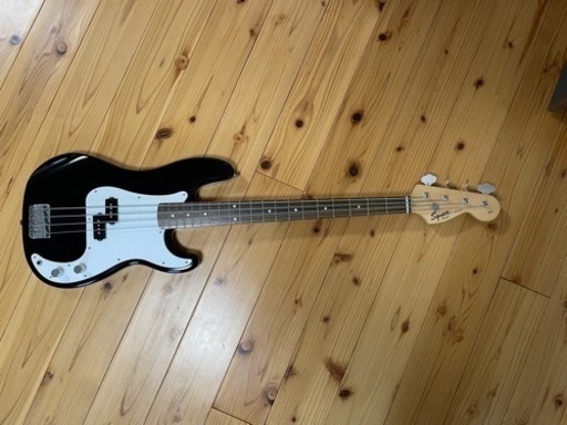 美品squier fenderスクワイヤー　フェンダー　プレシジョン　ベース　プレベ　エレキベース