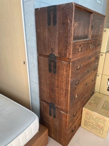 昭和レトロ　着物 桐箪笥　古道具　3分割可能 桐タンス 昭和レトロ 3分割 昭和レトロ アンティーク 桐箪笥 三段 古