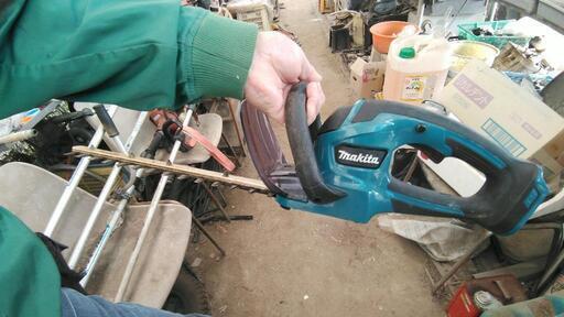 マキタ 18V充電式生垣バリカン